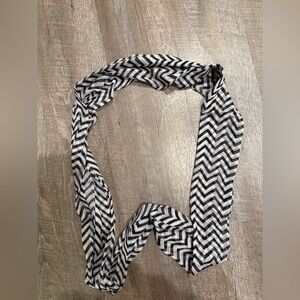 Elegant Chevron Patterned Scarf